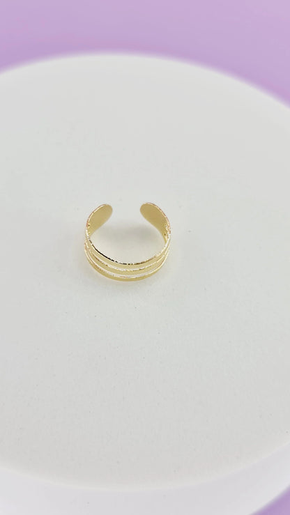 bague ajustable dorée simple pour femme, fond blanc et violet, tendance 974 Reunion