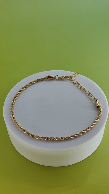 bracelet chaîne torsadée dorée avec fermoir ajustable, bijou femme 974 Réunion