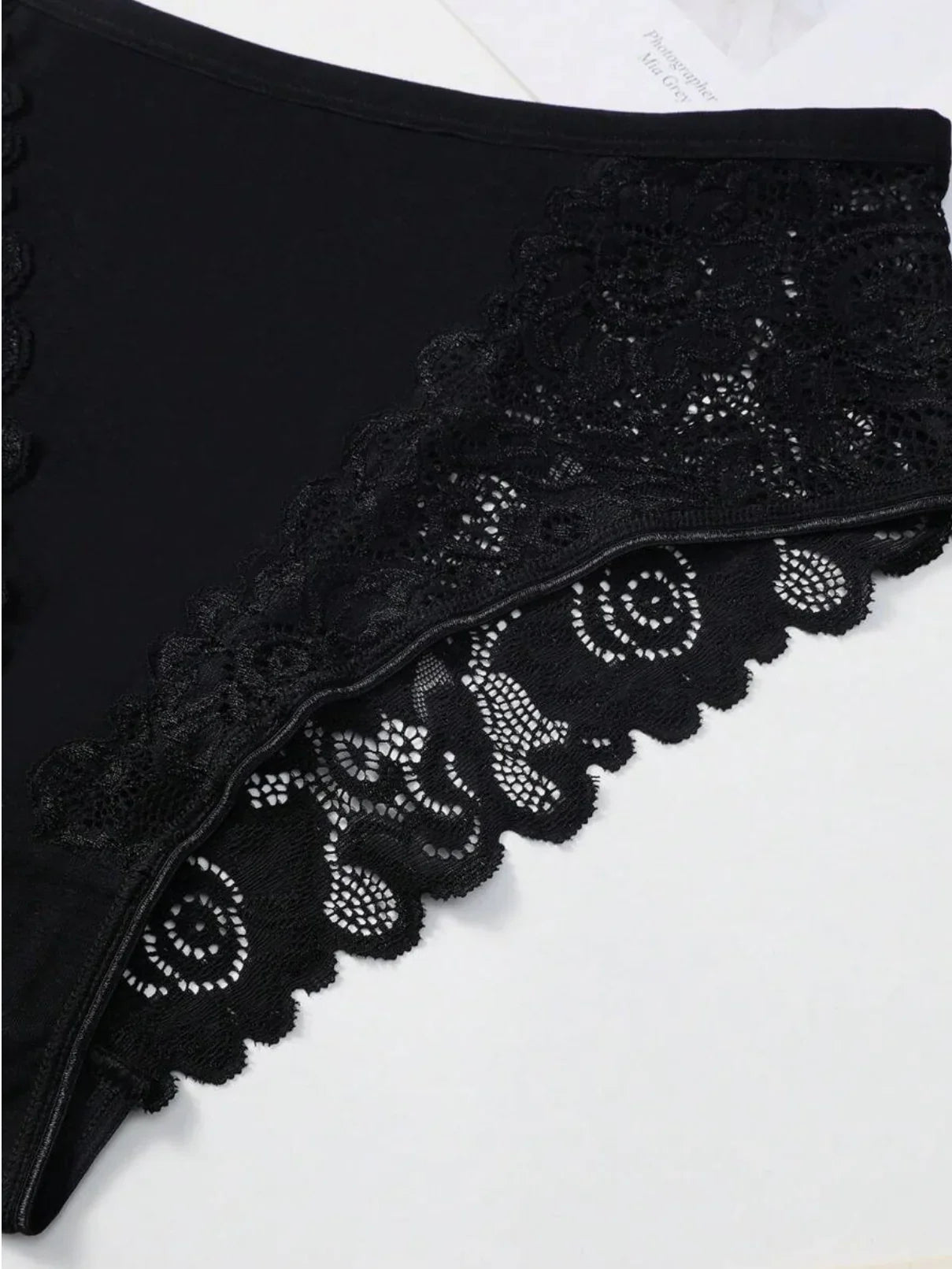 Culotte noire femme en dentelle élégante, lingerie tendance 974 La Réunion